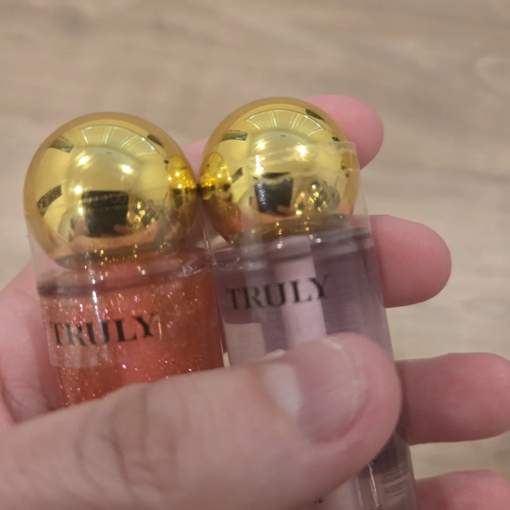 Truly Beauty Luxury Peptide Lip Oil Duo - Cherry Baby & Glazed Donut Sealed - Picture 3 of 16